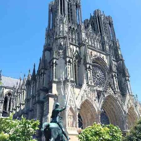 Apppartement Des Sacres De Reims Exterior foto