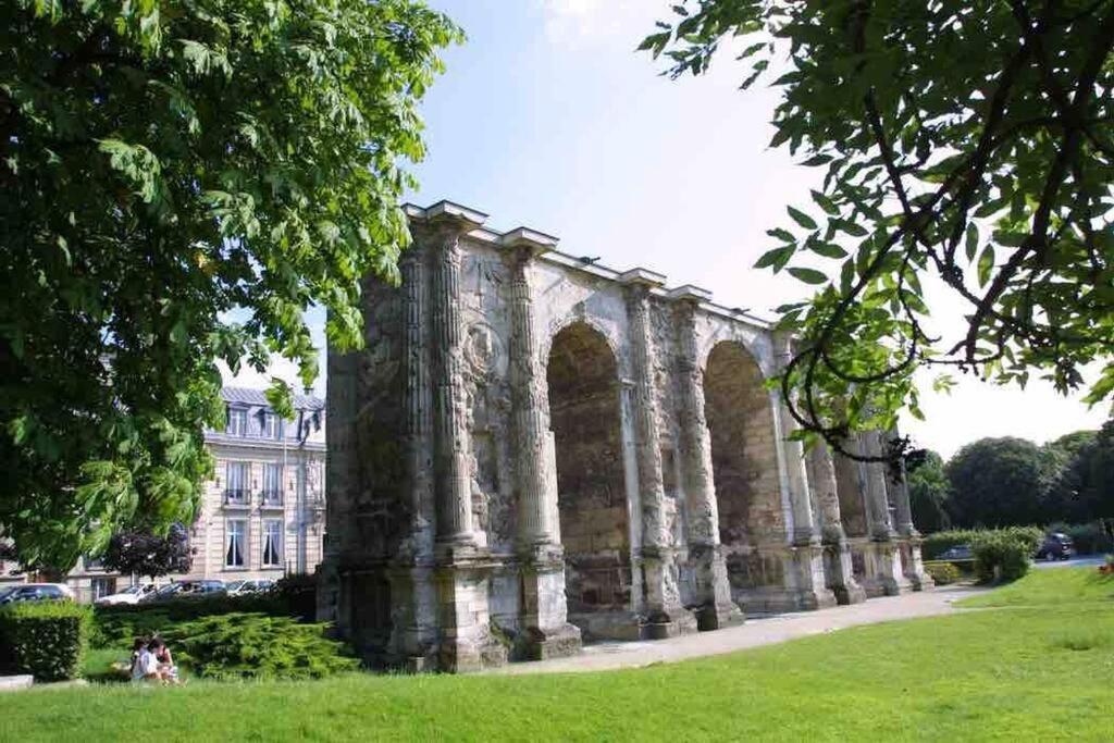 Apppartement Des Sacres De Reims Exterior foto